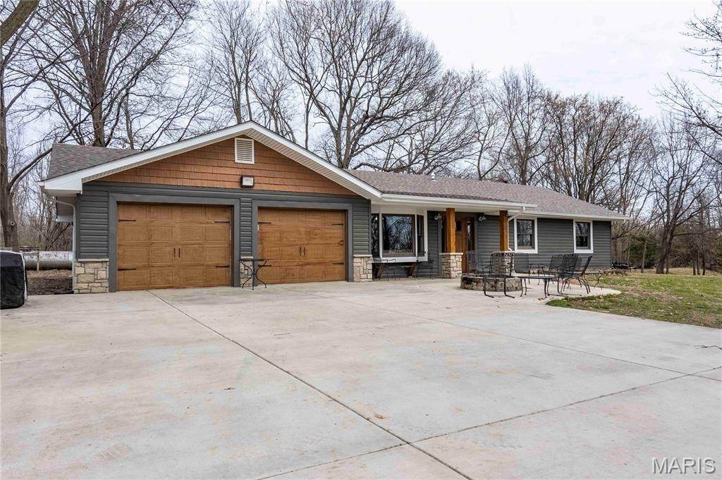 120 Willow Lane - Photo 1