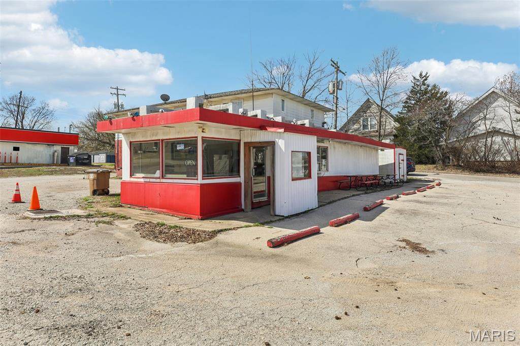 201 Dearborn Street - Photo 1