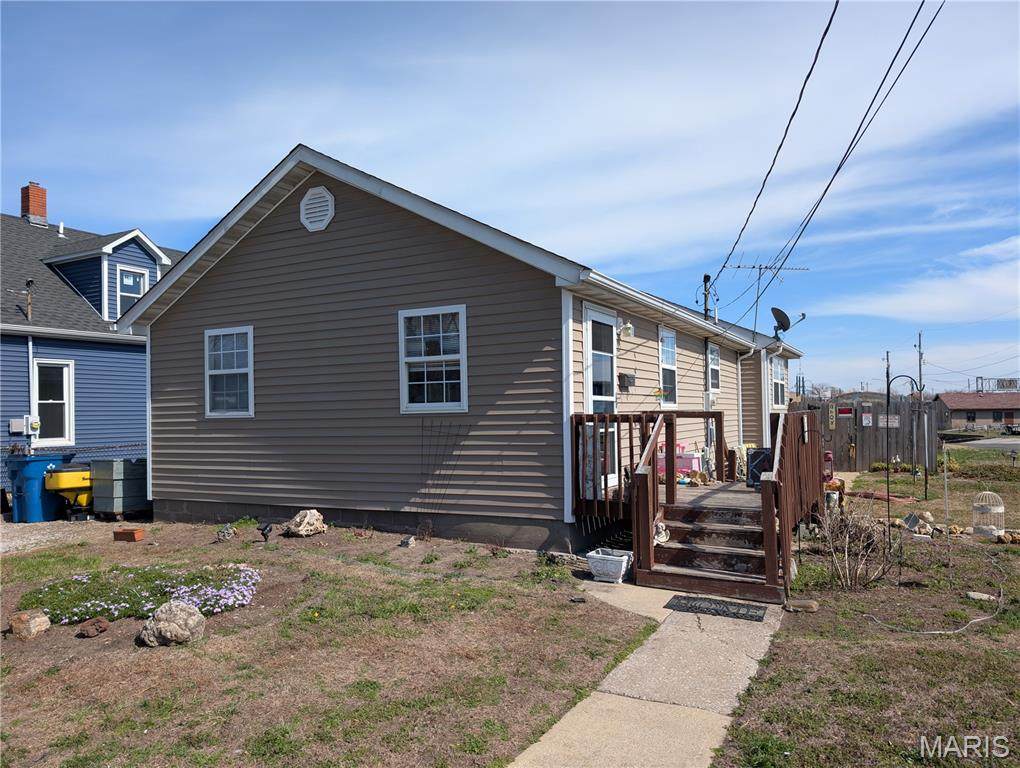 112 Virginia Street - Photo 1