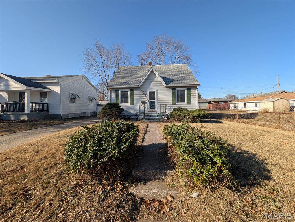 523 Lincoln Avenue - Photo 1