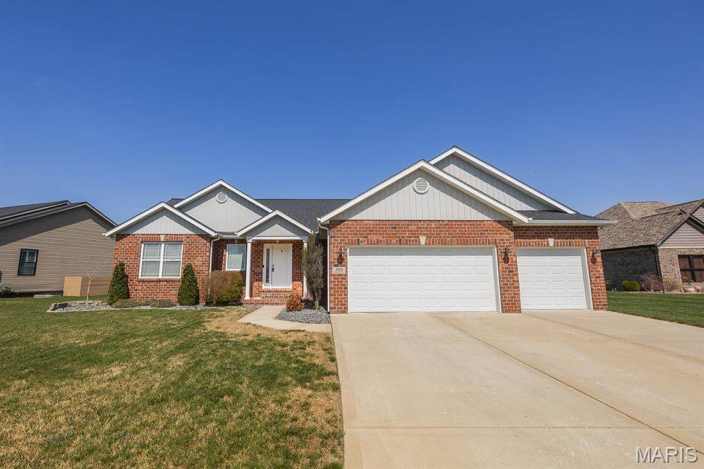260 Emerald Way - Photo 1