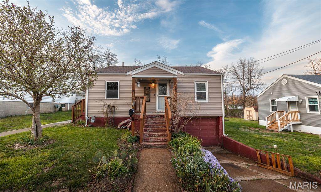 709 6th Street - Photo 1