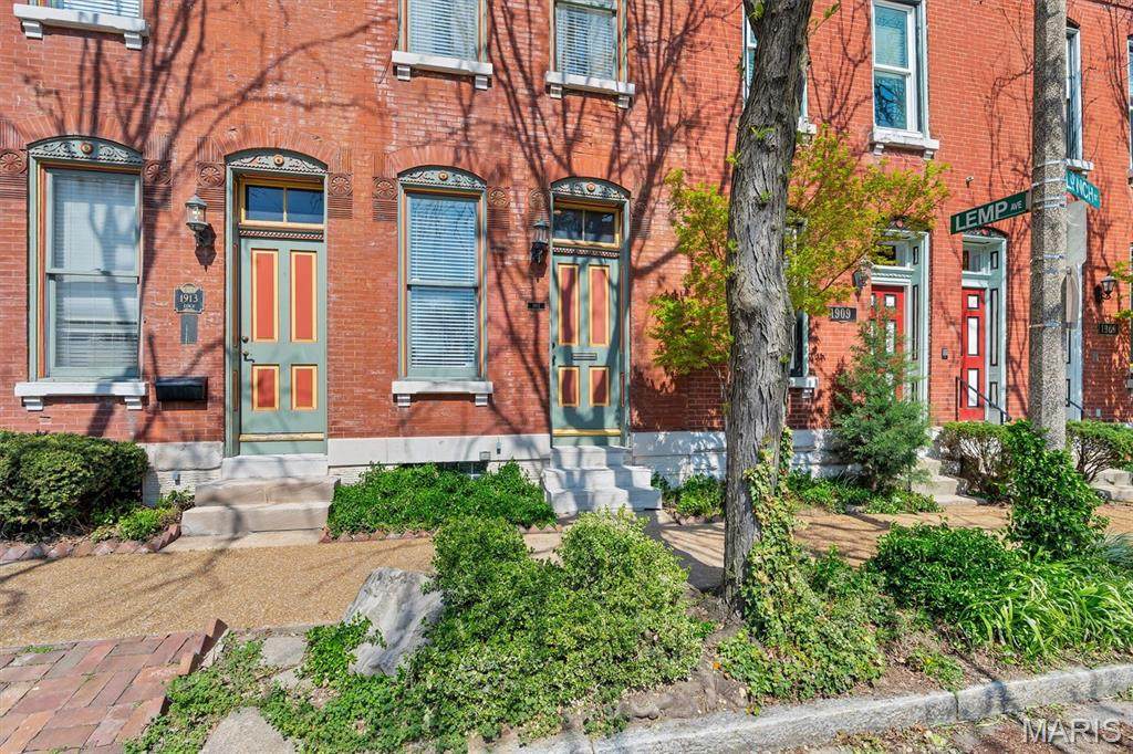 1911 Lynch Street - Photo 1
