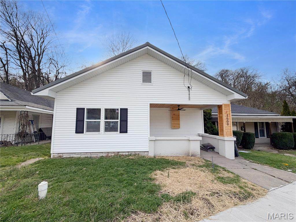 1509 Fulton Avenue - Photo 1