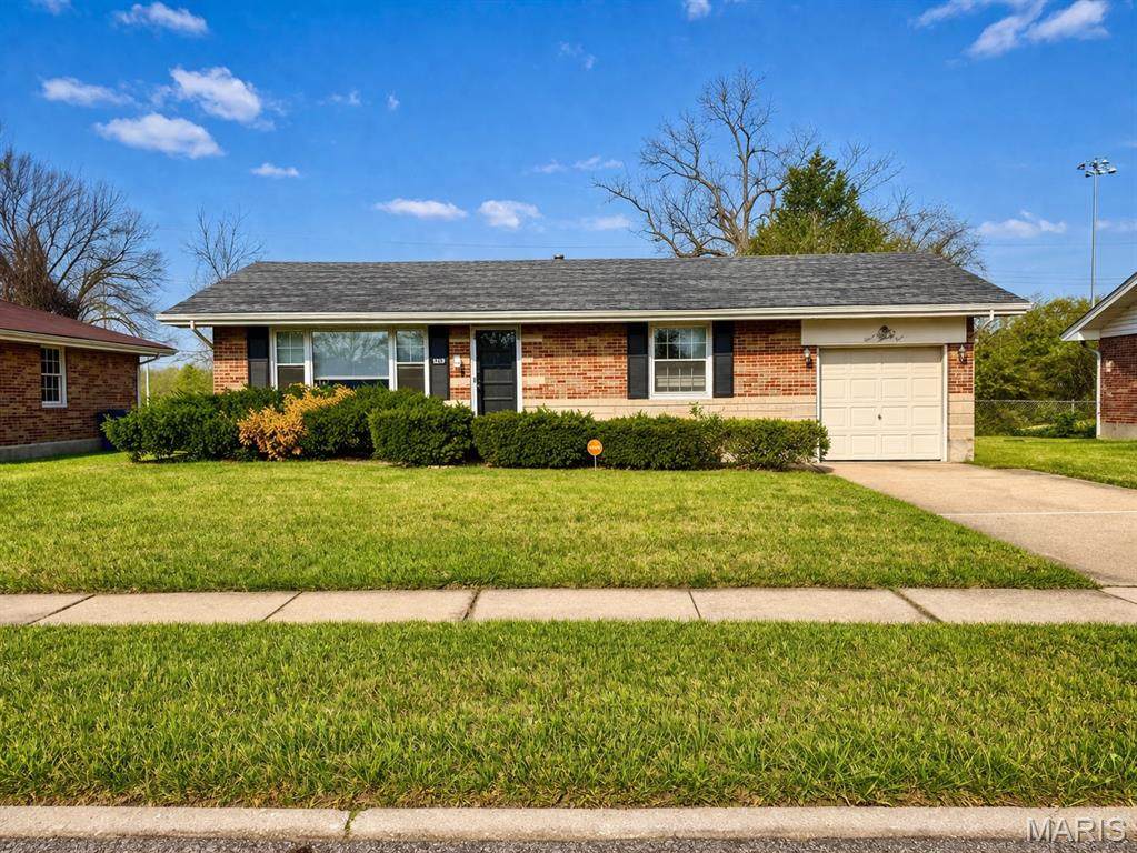 325 Royce Drive - Photo 1
