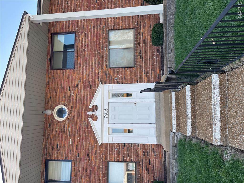 7916 Camelot Lane - Photo 1