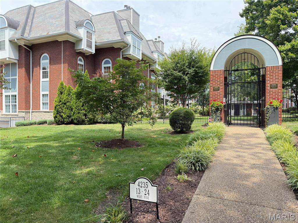 4235 Pine Boulevard - Photo 1