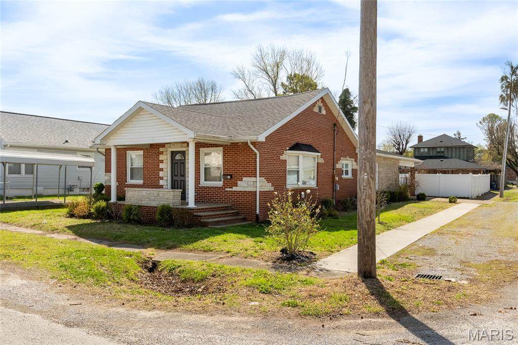602 Lindell - Photo 1