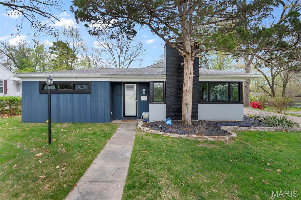 750 Perry Avenue - Photo 1