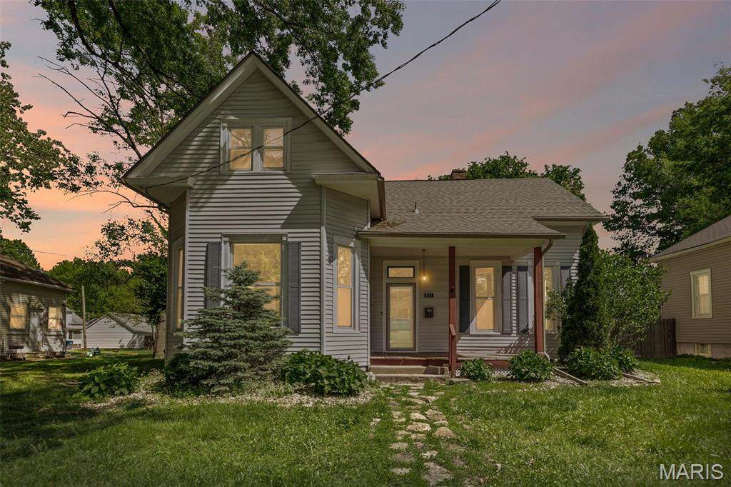 911 Grand Avenue - Photo 1