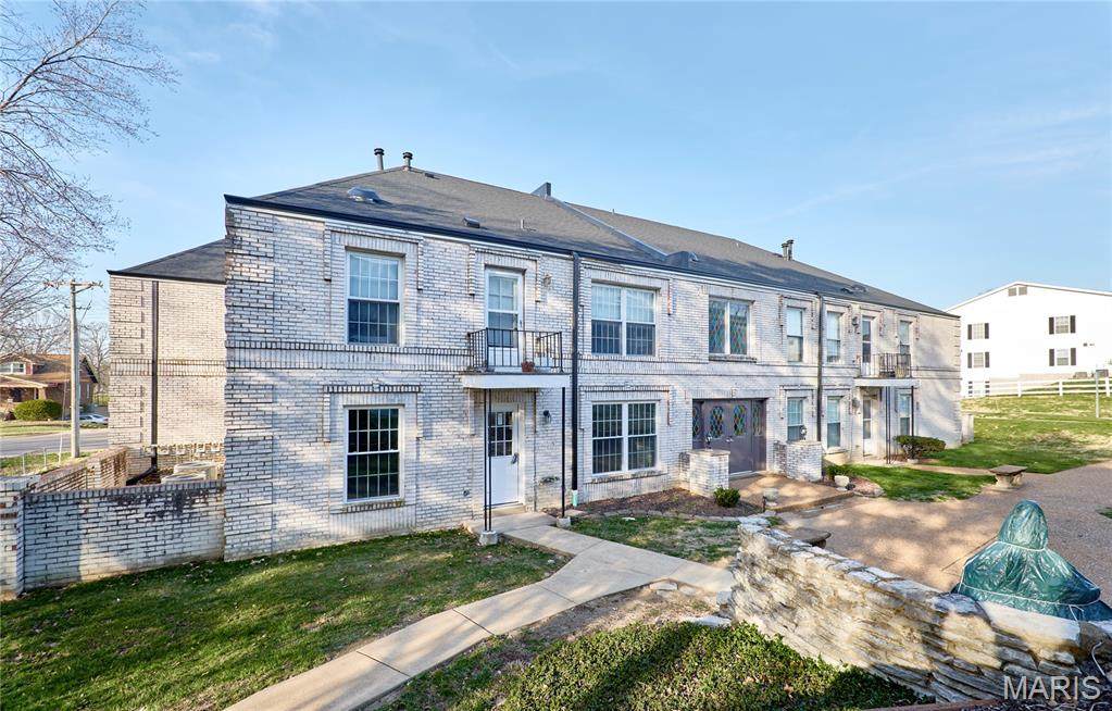 4392 Chateau De Ville Drive - Photo 1