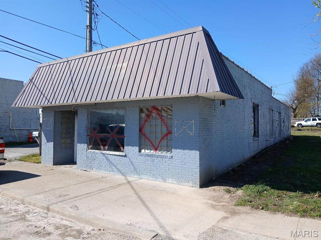 201 Warren Street - Photo 1