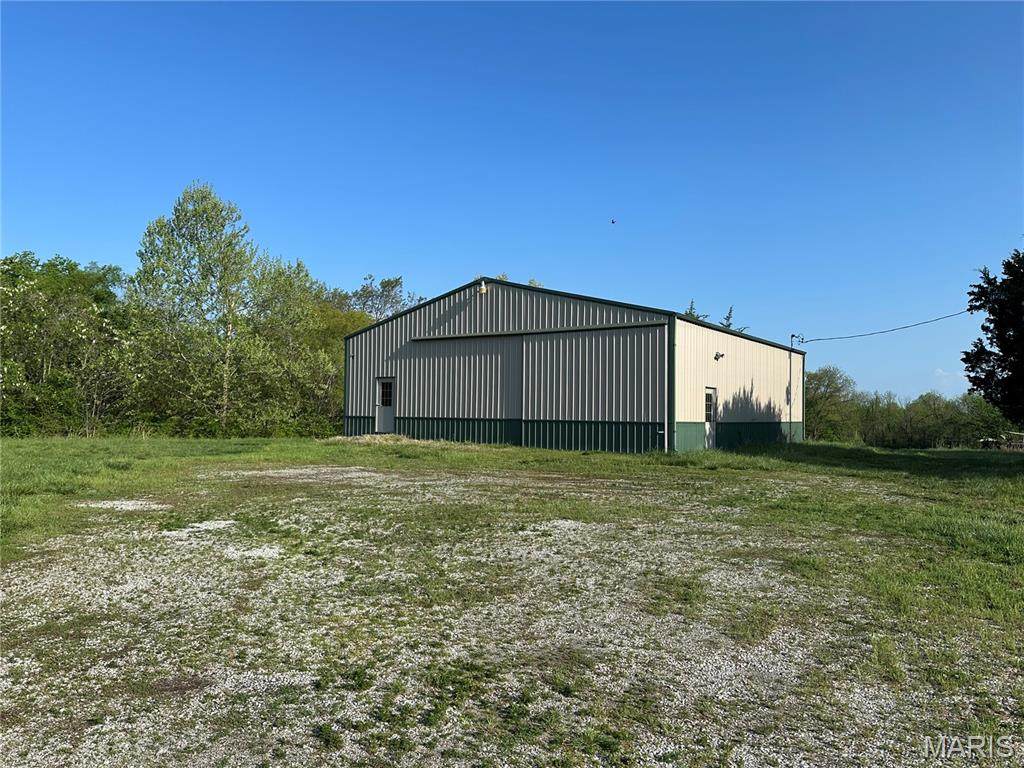 1001 & 1005 Palestine Road - Photo 1