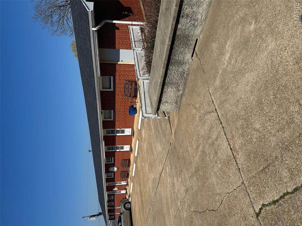 1307 Walnut - Photo 1