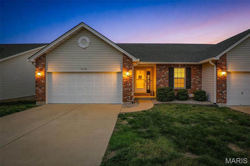 1710 Lexington Place - Photo 1
