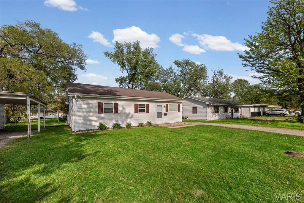 805 5th Street - Photo 1