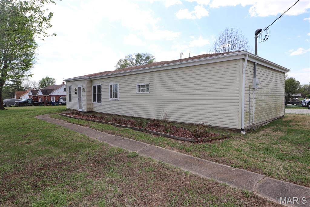 550 Summit Drive - Photo 1