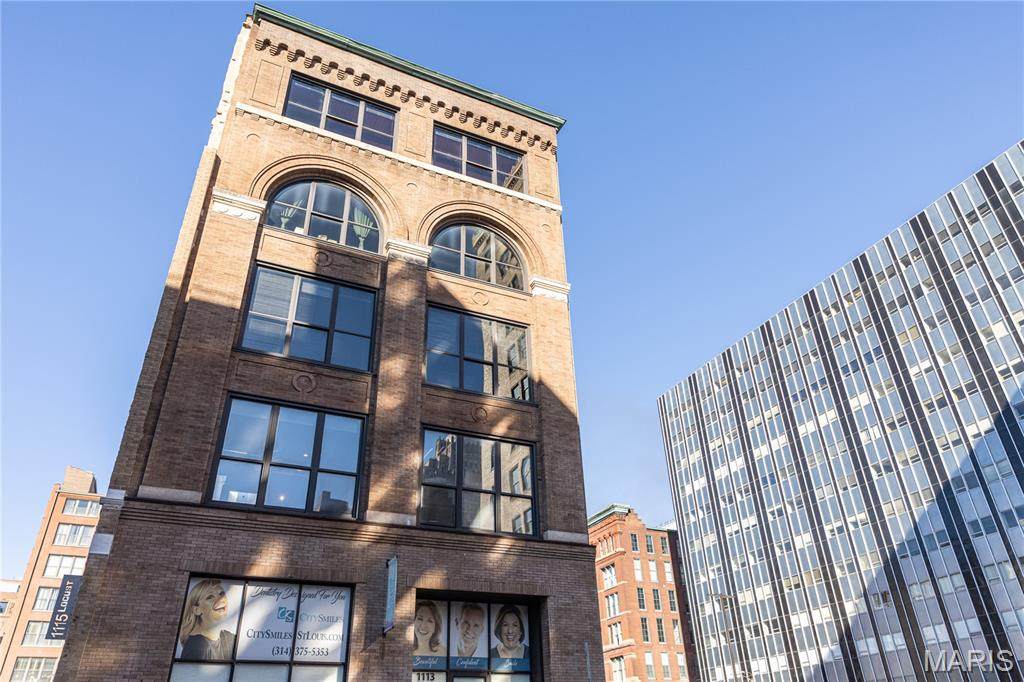 1115 Locust - Photo 1