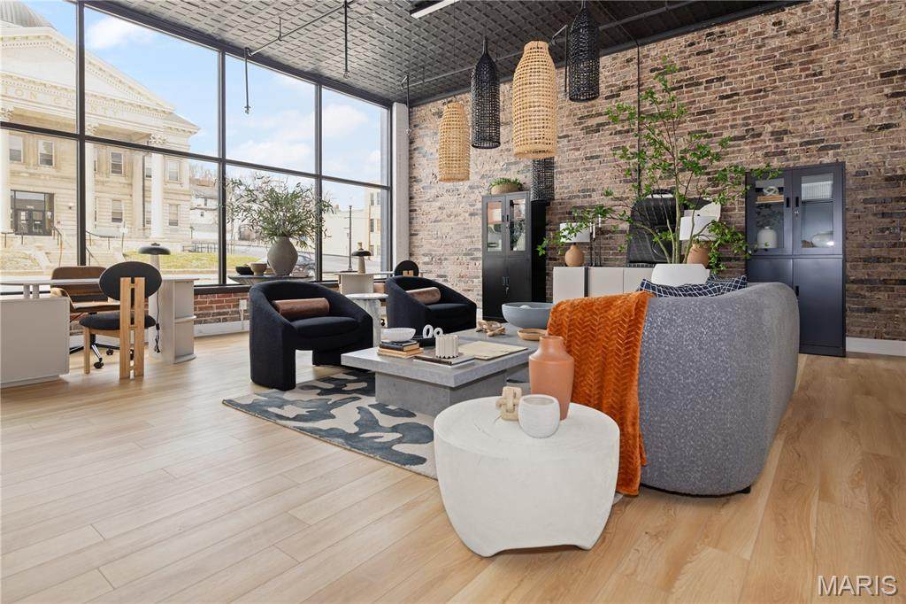 917 Broadway - Photo 1