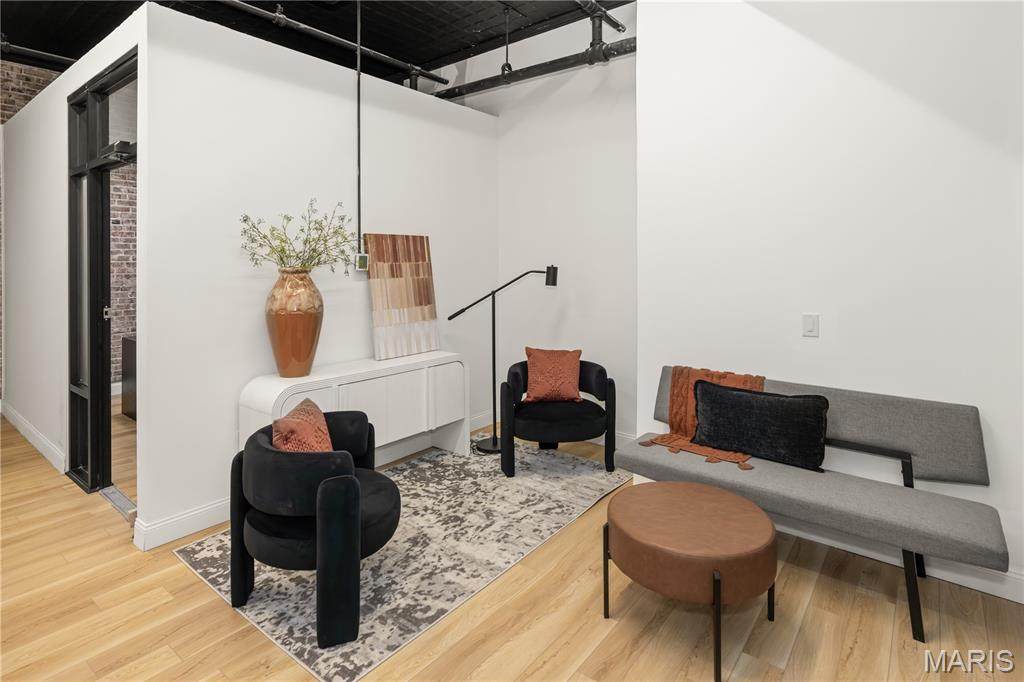 917 Broadway - Photo 1