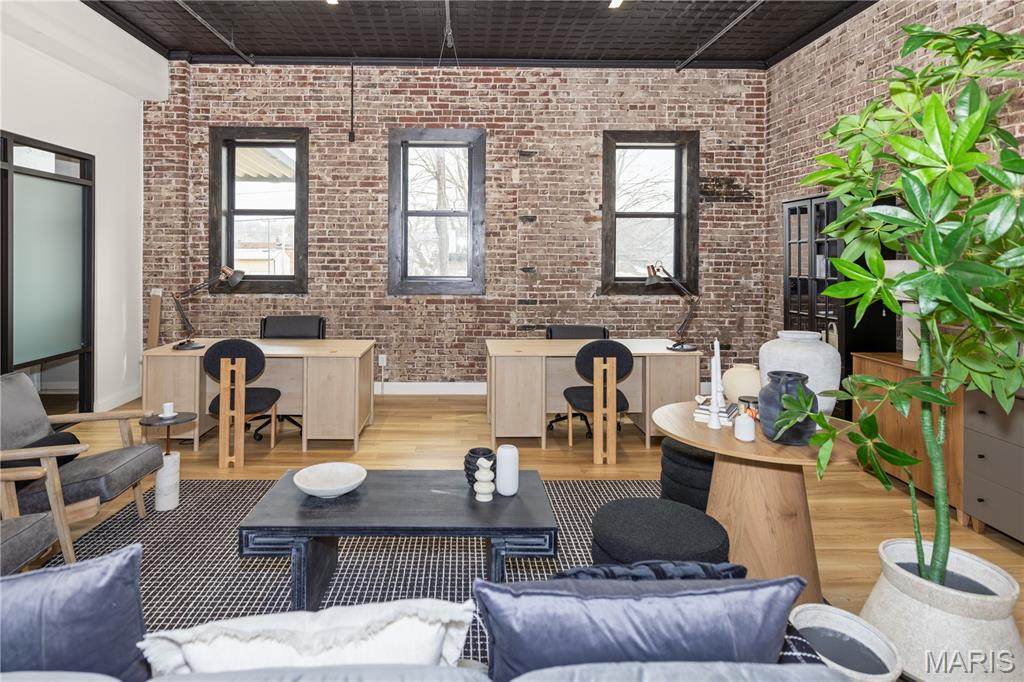 917 Broadway - Photo 1