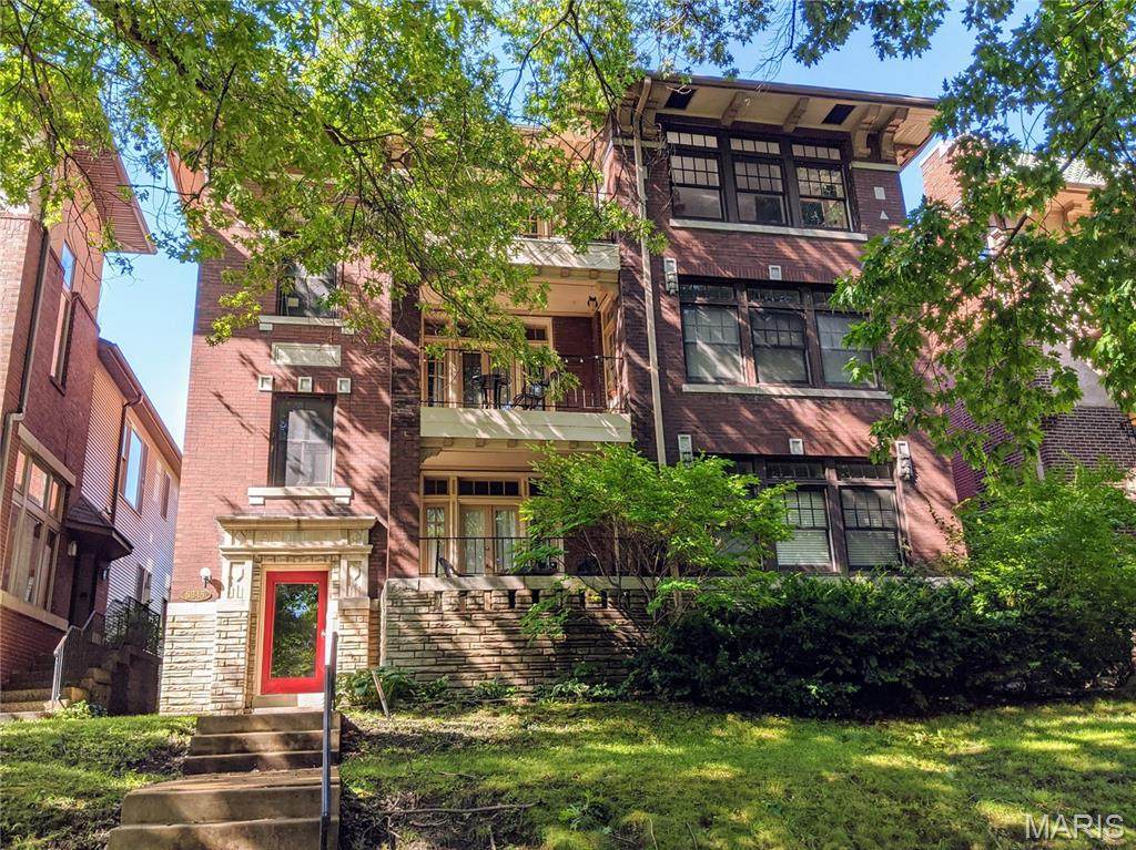 5345 Pershing Avenue - Photo 1