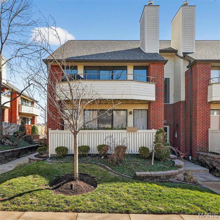 5567 Waterman Boulevard - Photo 1