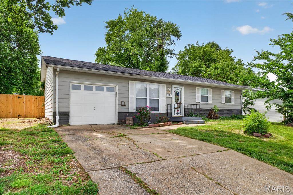 807 Estate Drive - Photo 1