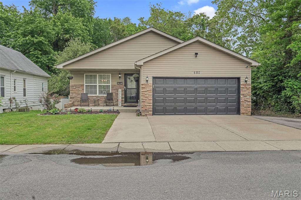 480 Johnson Street - Photo 1