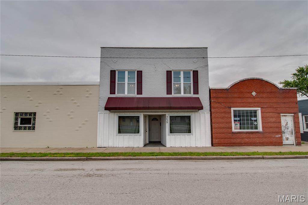 258 Ferguson Avenue - Photo 1