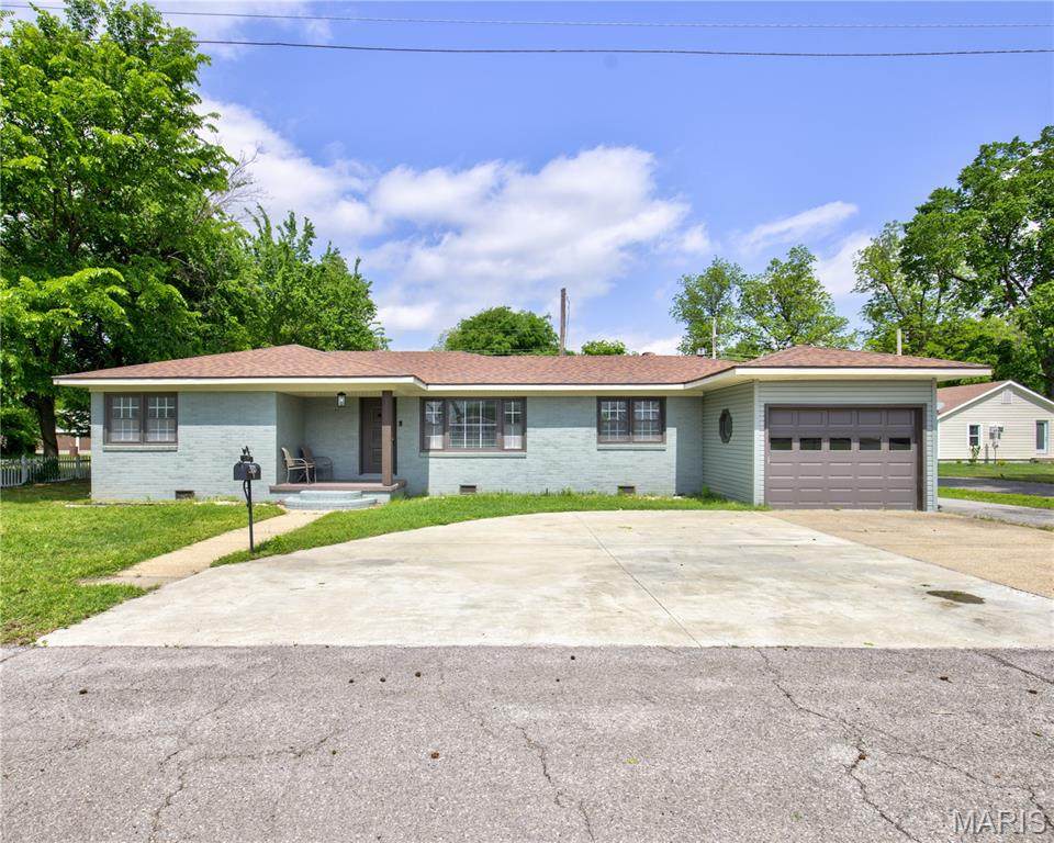 209 E Pine St - Photo 1