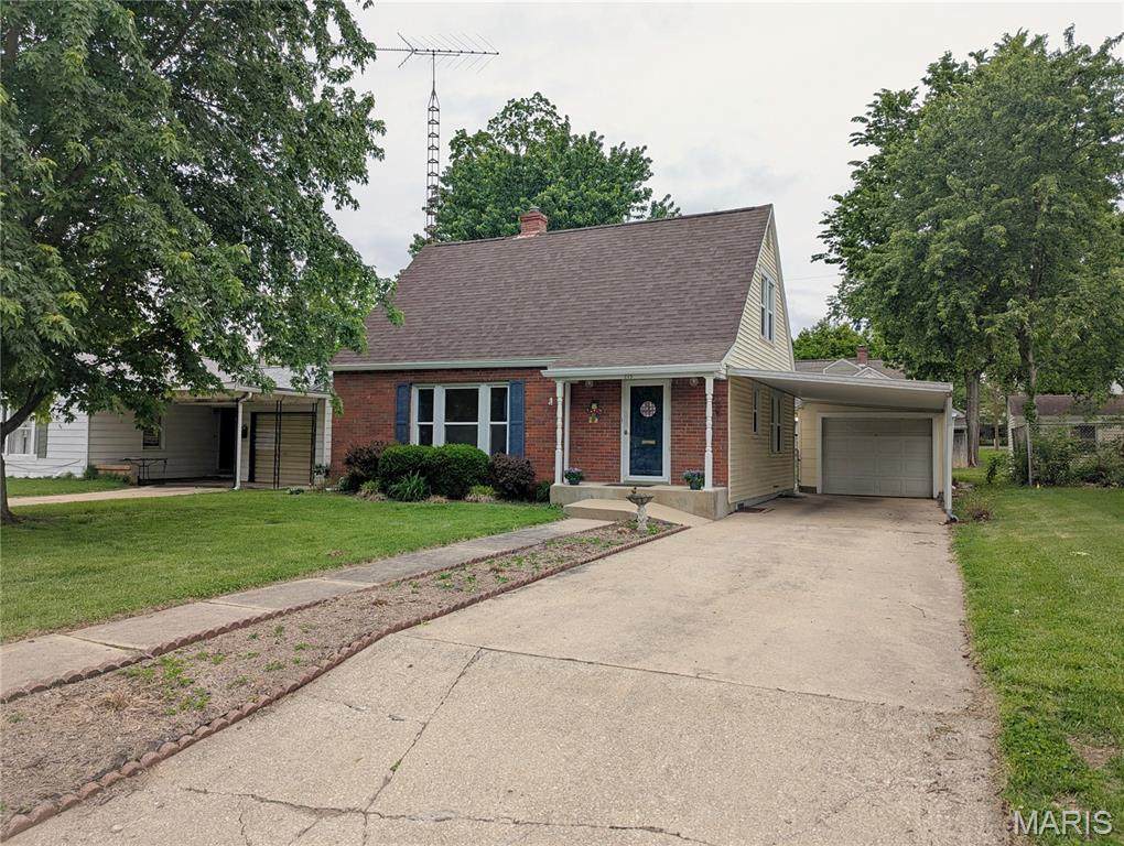 615 Oak Street - Photo 1
