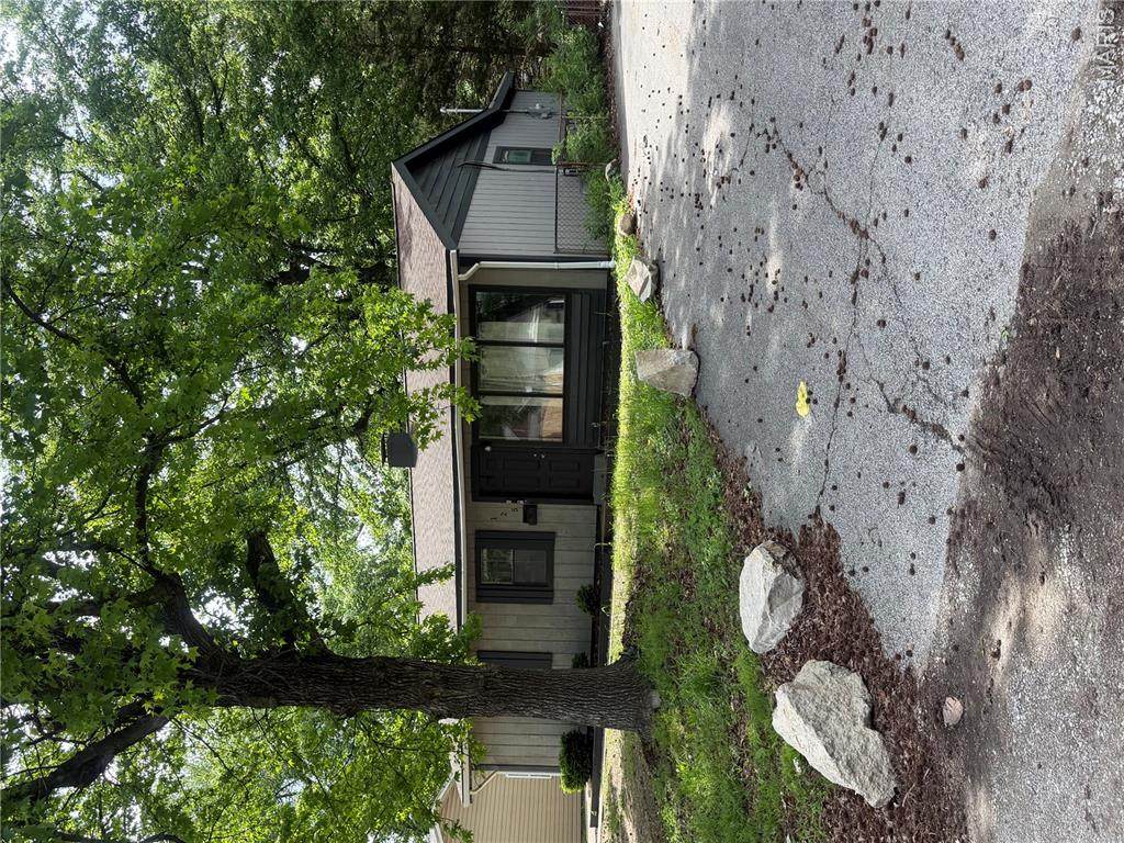 125 Saint Robert Drive - Photo 1