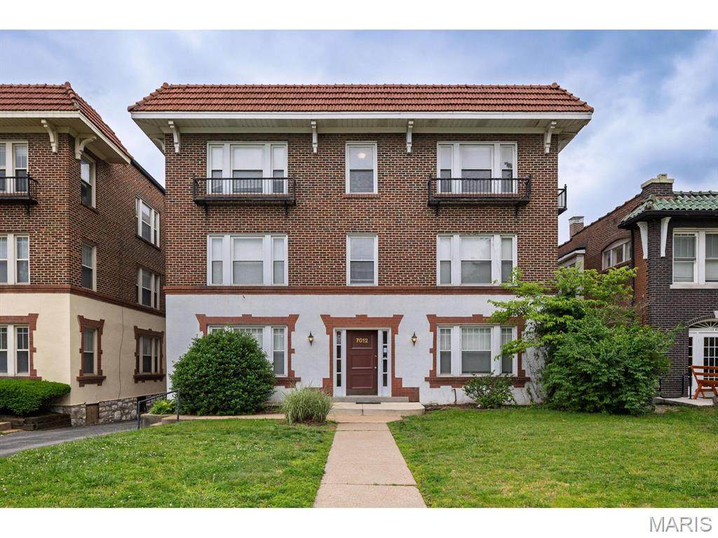 7012 Forsyth Boulevard - Photo 1