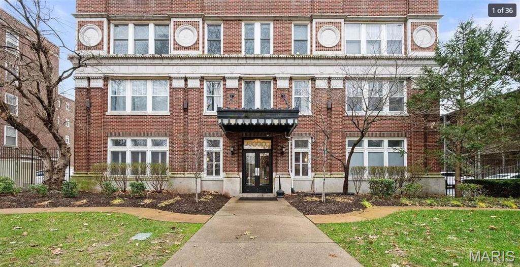 5330 Pershing Avenue - Photo 1