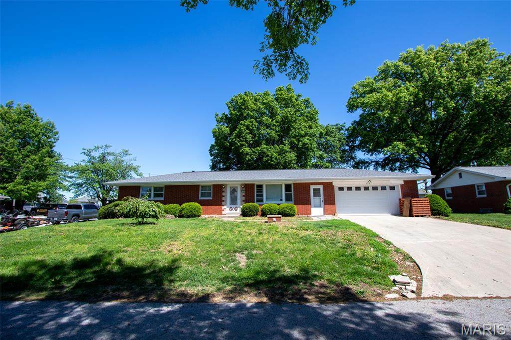 609 Willow Lane - Photo 1