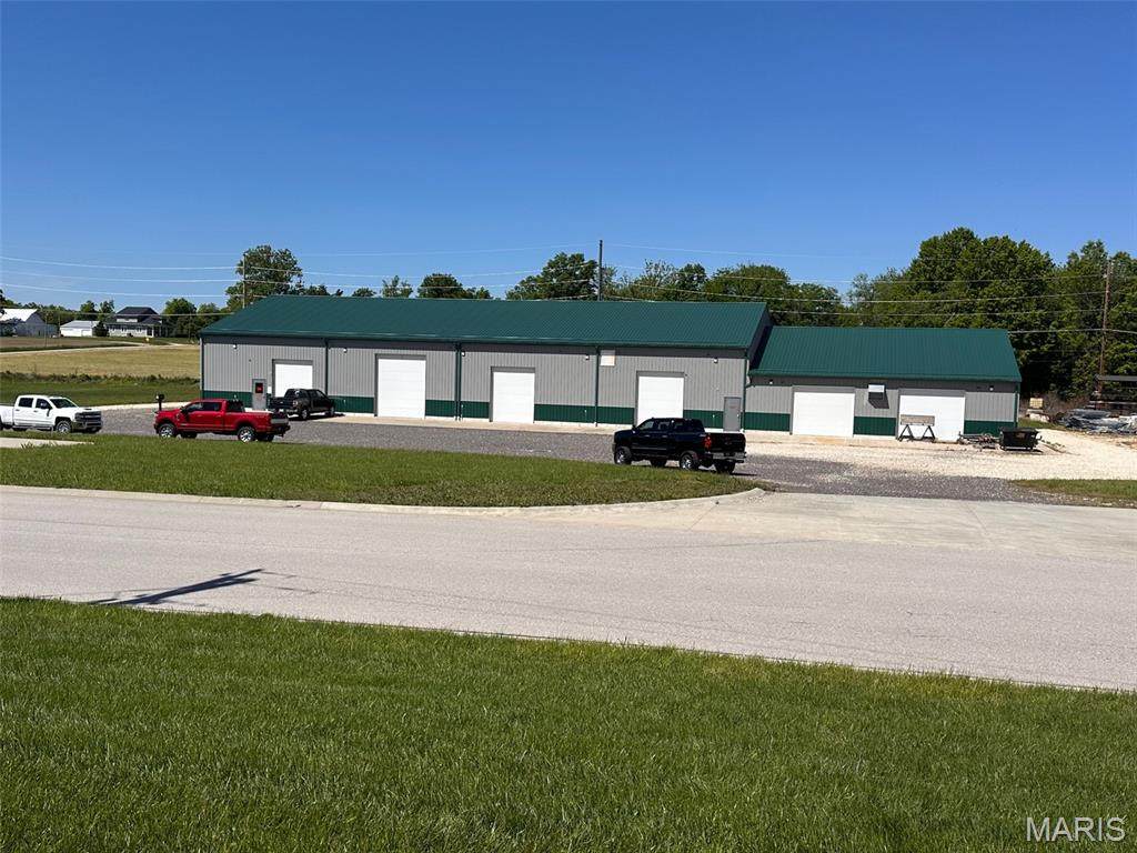 303 Industrial Drive - Photo 1