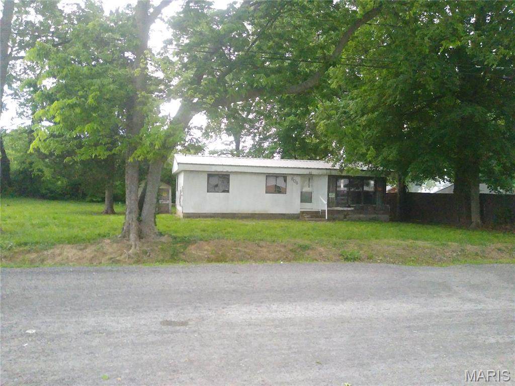 606 College Street - Photo 1