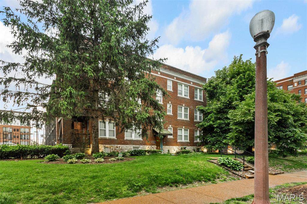 5350 Pershing Avenue - Photo 1
