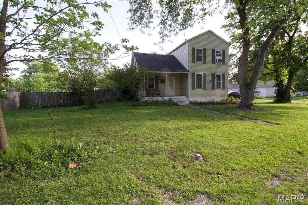 402 Elm Street - Photo 1