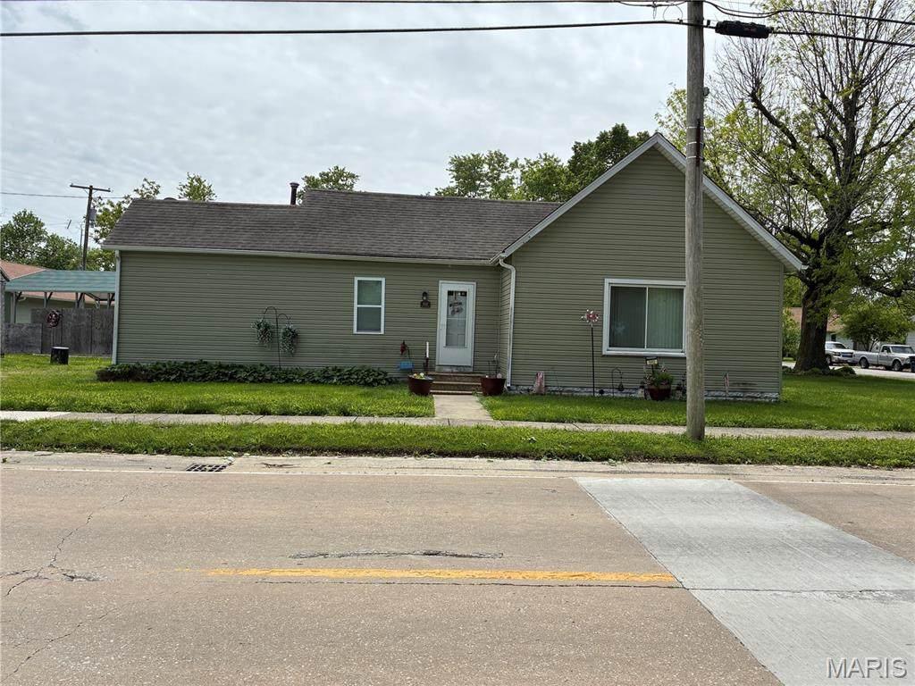 592 Brown Avenue - Photo 1
