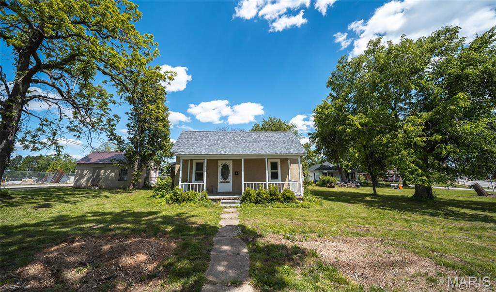 687 Salem Avenue - Photo 1