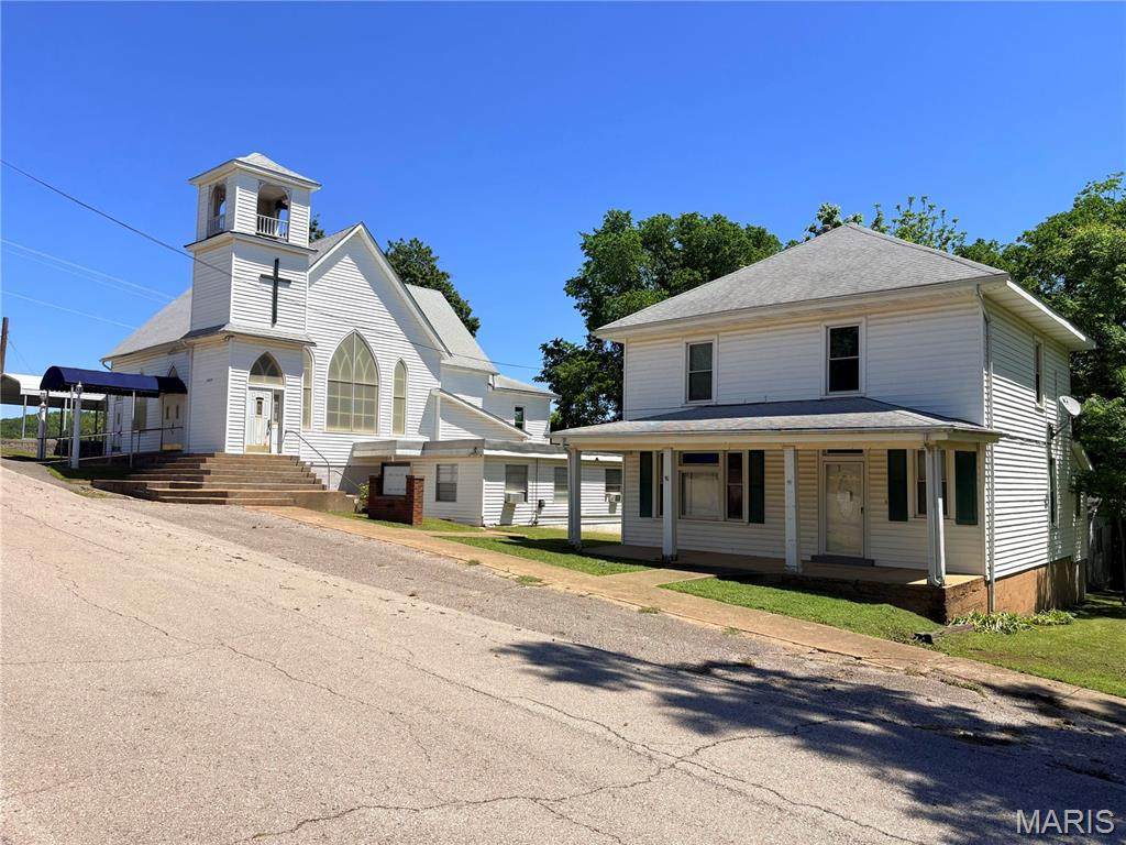 212 East Street - Photo 1