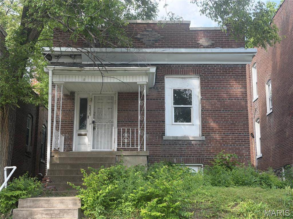 5825 Romaine Place - Photo 1