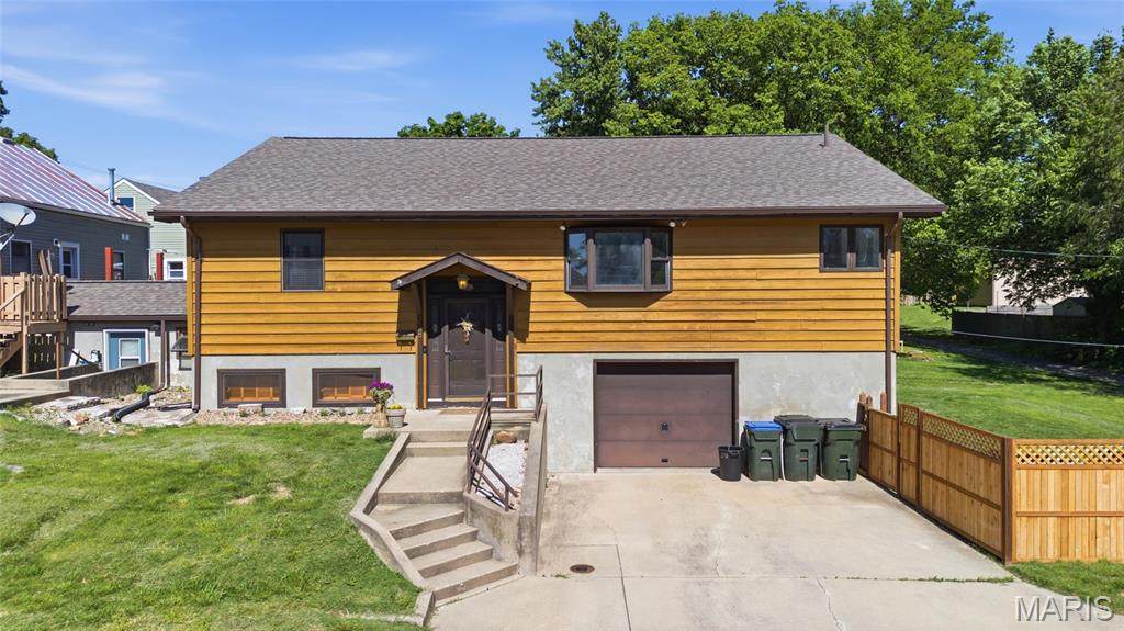 208 Library Street - Photo 1