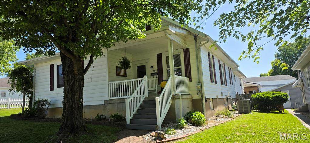 209 Knapp Avenue - Photo 1