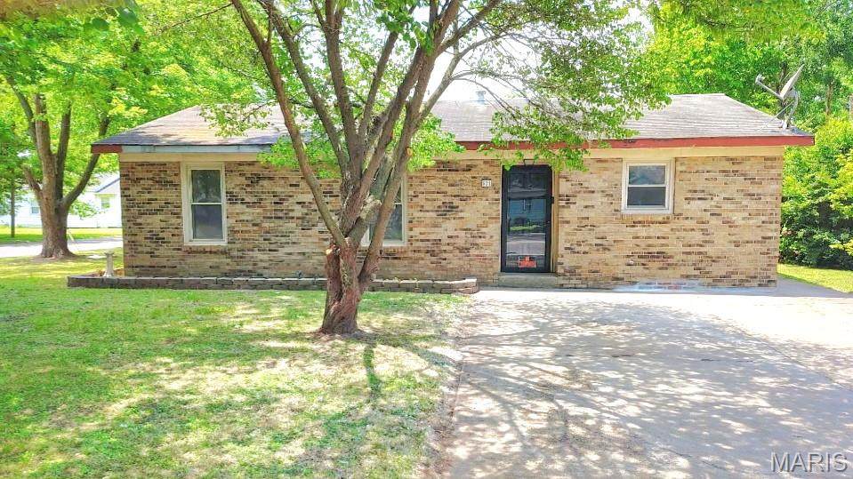 521 6th Street - Photo 1