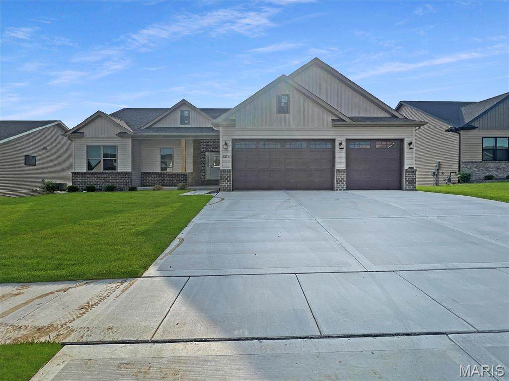 1831 Wellington Lane - Photo 1