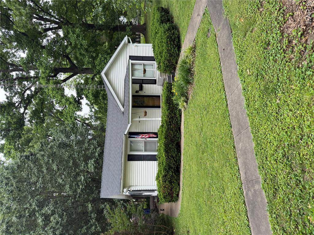 615 Vine Street - Photo 1
