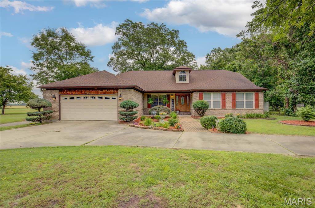 300 N Poplar - Photo 1